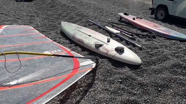 altra - Windsurf con 2 tavole - una Astro rock