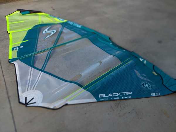 Simmer Style - BLACK TIP 5.3 2020