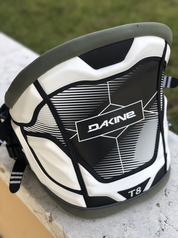 Dakine - T8