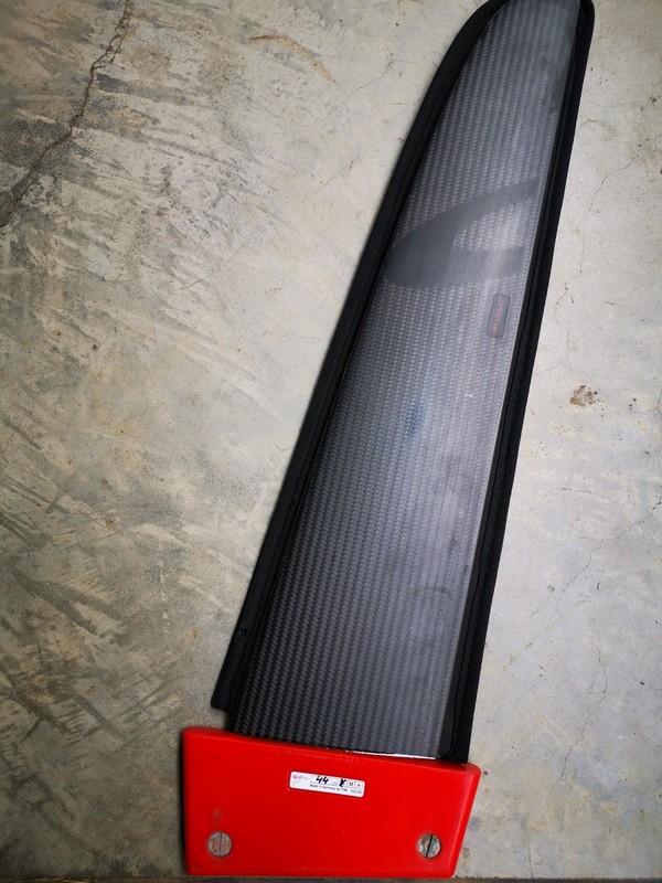 Maui Ultra Fins - Slalom Pro Carbon 44 DTT