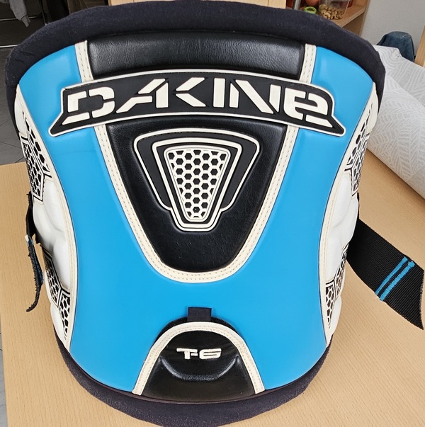 Dakine - T6