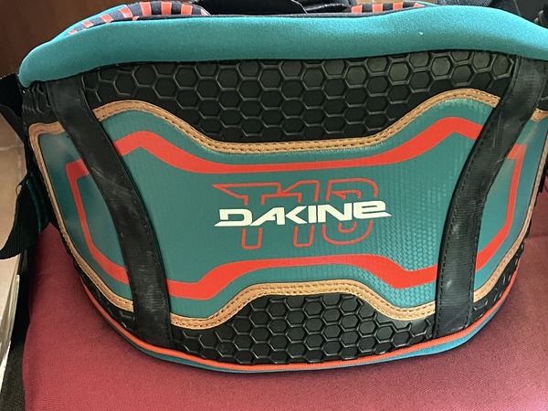 Dakine - T10