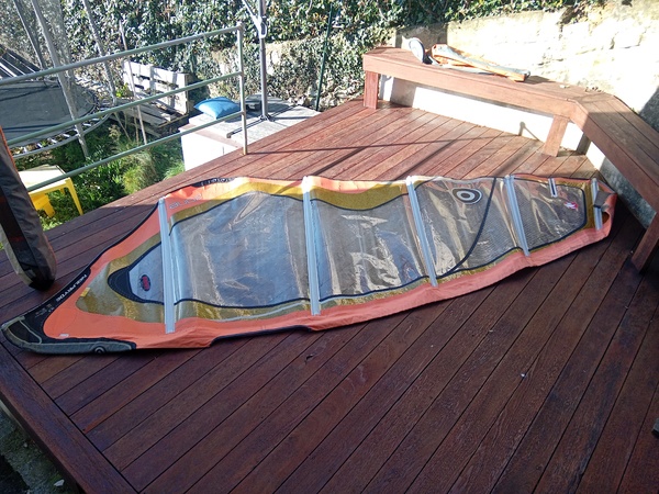 Neil Pryde - Zone 4,7