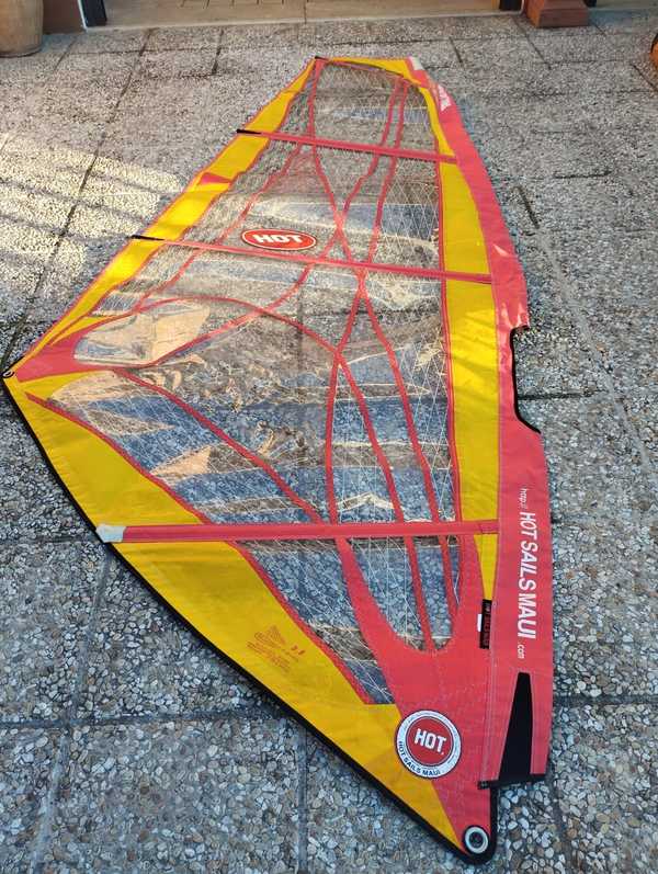 Hot Sails Maui - SLIDE 3.8