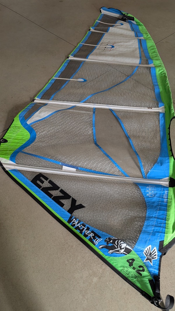 Ezzy Sails - 