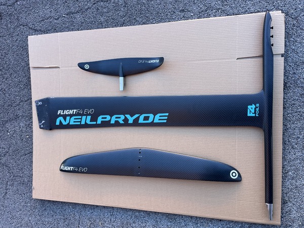 Neil Pryde - Foil F4