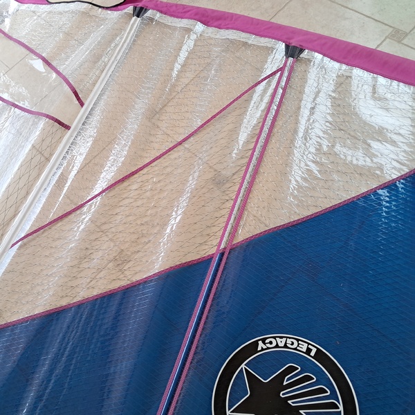 Ezzy Sails - 