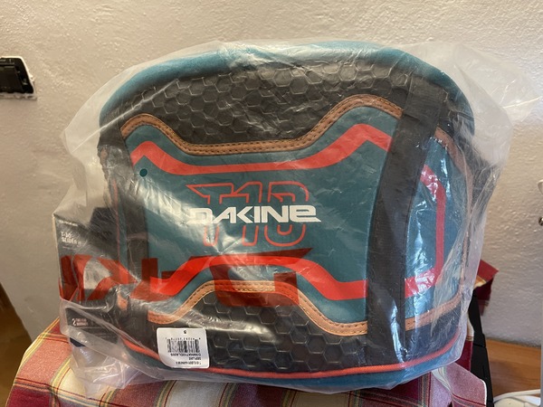 Dakine - T10