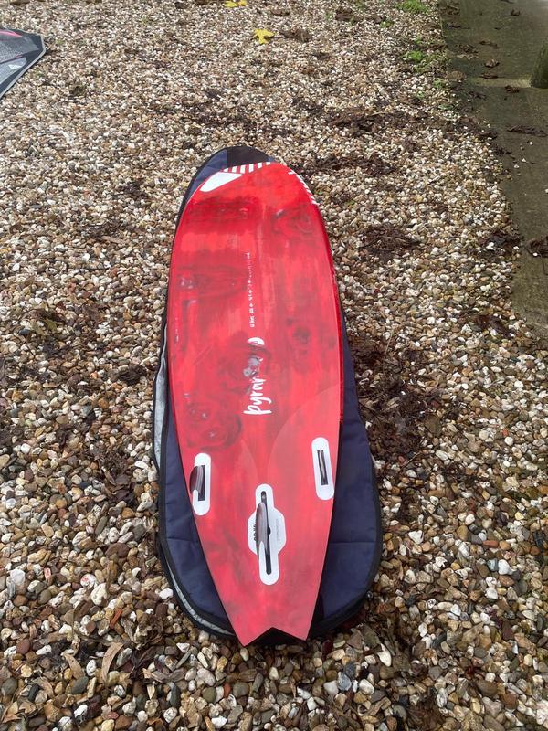 Quatro - Pyramid e Super Hero